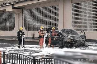 巴斯克斯：吕迪格在定位球方面带来帮助 为居勒尔皇马首球高兴